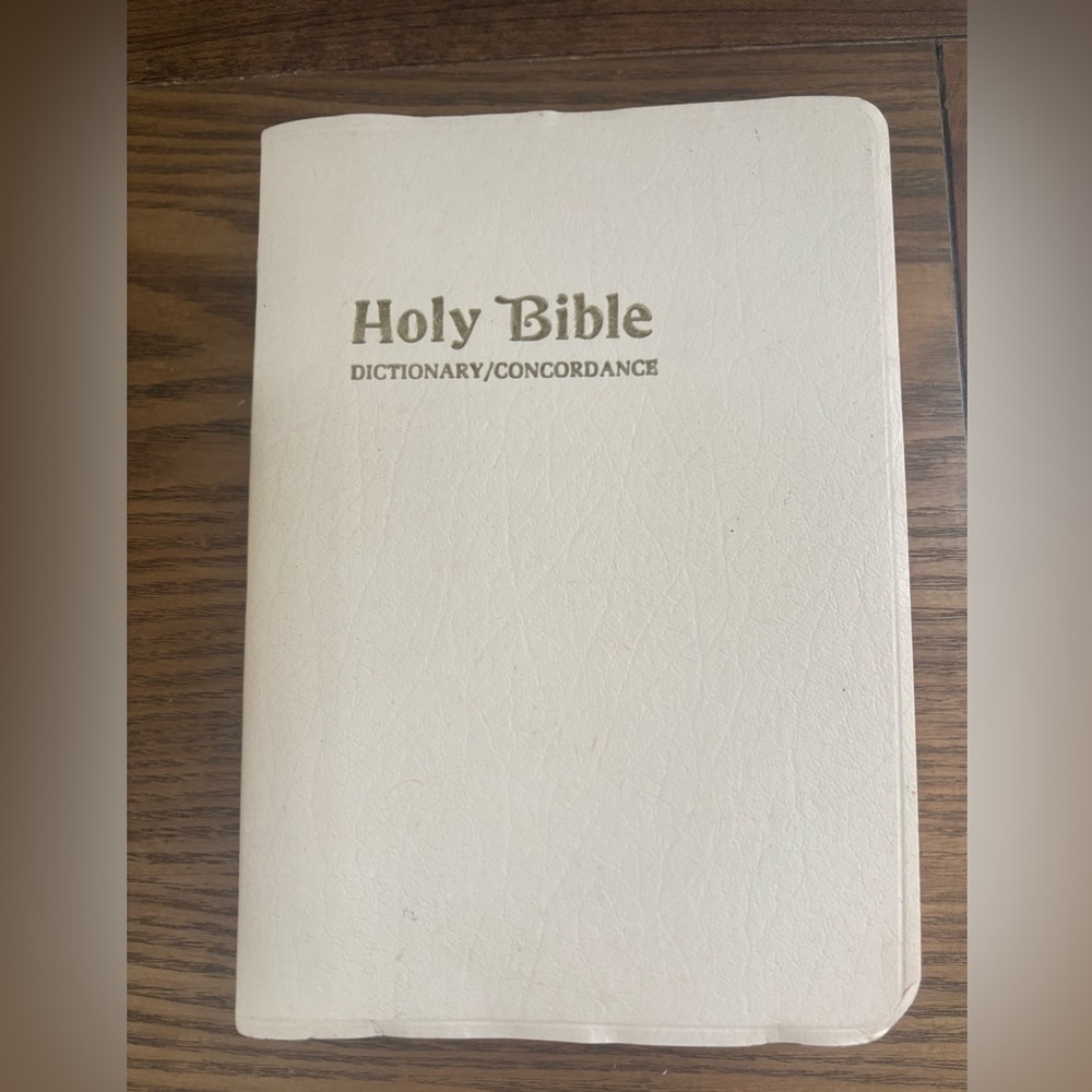 Vintage Holy Bible KJV Red Letters Edition Dictionary/Concordance UNUSED